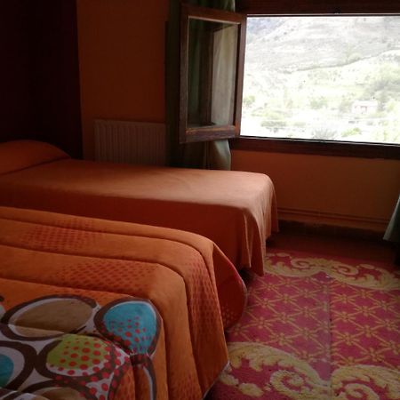 Hostal Del Tajo Peralejos de las Truchas Exterior foto